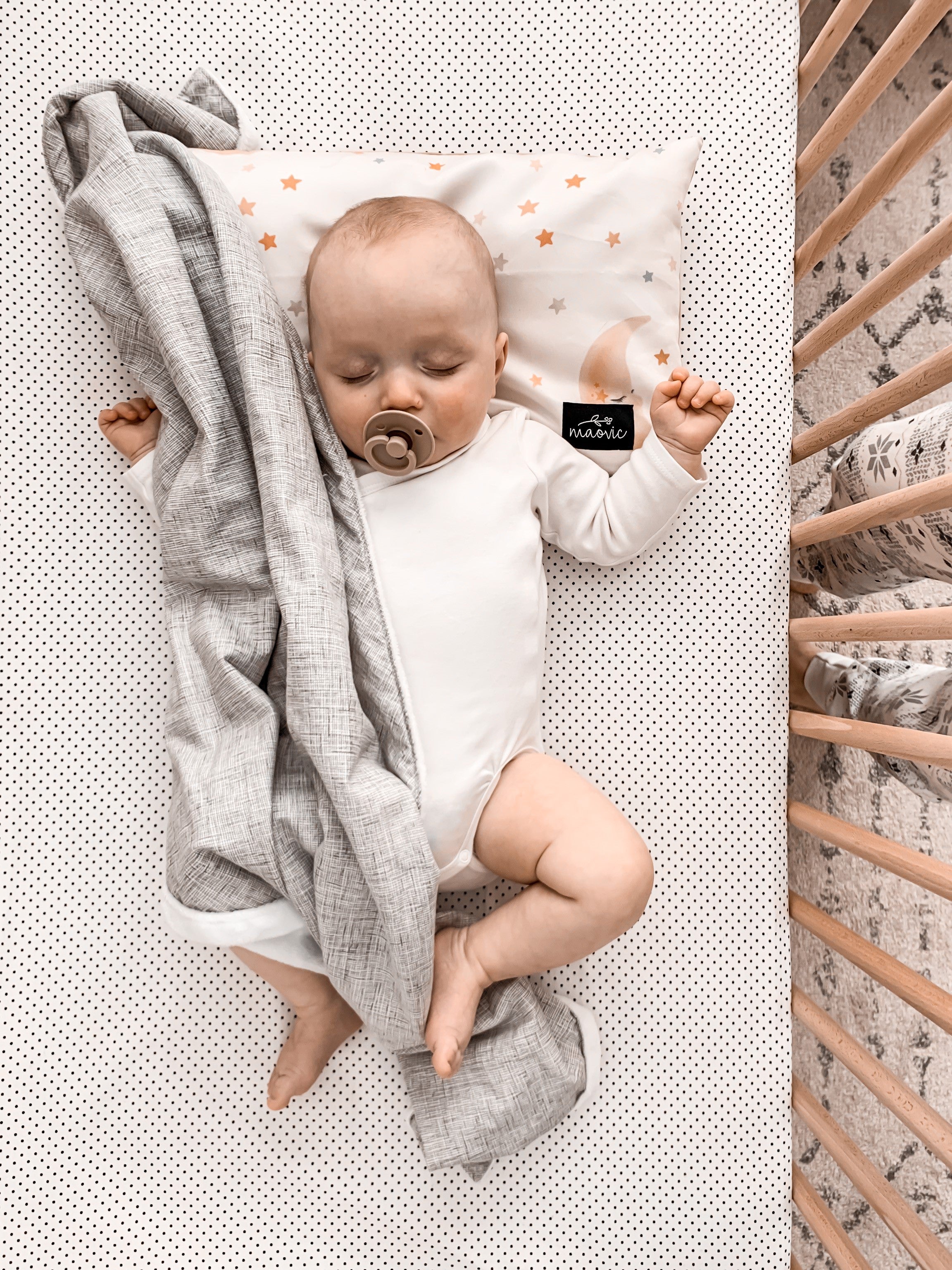 Nest Grey and White Soft Crib Blanket - Olli+Lime